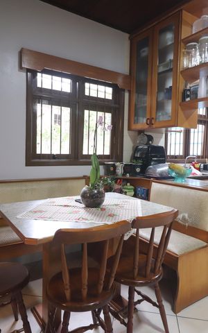 Casa à venda com 231m², 5 quartos e 2 vagasCozinha