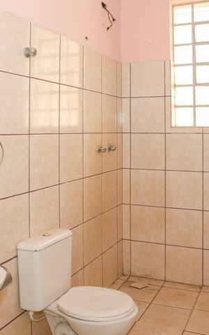 Casa à venda com 98m², 2 quartos e 1 vaga Casa à venda com 98m², 2 quartos e 1 vagaBanheiro