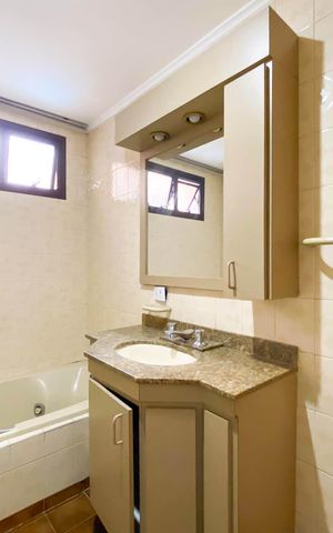 Apartamento para alugar com 139m², 4 quartos e 3 vagas Apartamento para alugar com 139m², 4 quartos e 3 vagasBanheiro da Suíte
