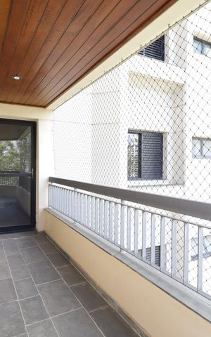 Apartamento à venda com 272m², 5 quartos e 4 vagasVaranda da Sala TV