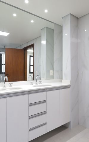 Apartamento à venda com 272m², 5 quartos e 4 vagasBanheiro da Suíte 4