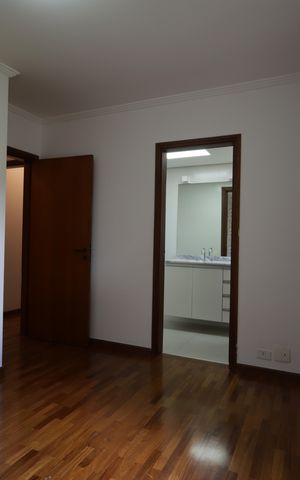 Apartamento à venda com 272m², 5 quartos e 4 vagasSuíte 3