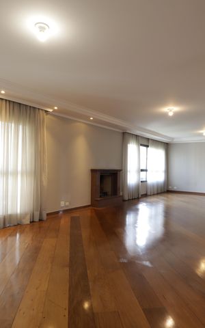 Apartamento à venda com 272m², 5 quartos e 4 vagasSala