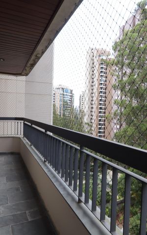 Apartamento à venda com 272m², 5 quartos e 4 vagasVaranda das suítes 1 e 2