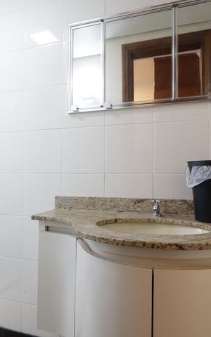 Apartamento à venda com 272m², 5 quartos e 4 vagasBanheiro de serviço
