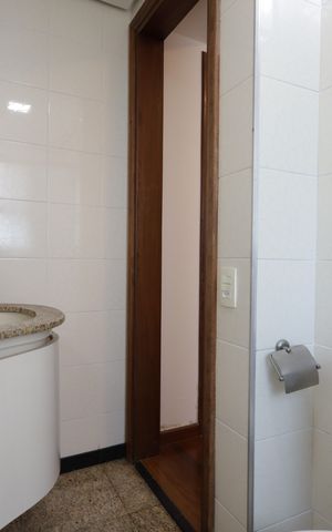 Apartamento à venda com 272m², 5 quartos e 4 vagasBanheiro de serviço