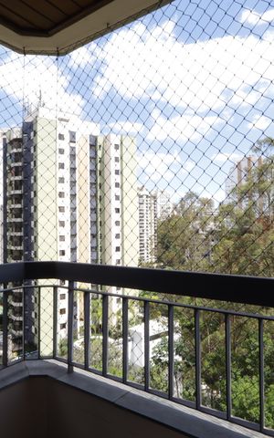 Apartamento à venda com 272m², 5 quartos e 4 vagasVaranda da Suíte 4