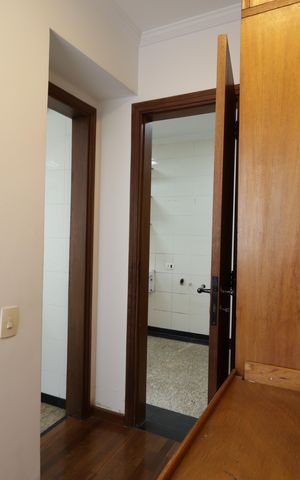 Apartamento à venda com 272m², 5 quartos e 4 vagasQuarto de Serviço
