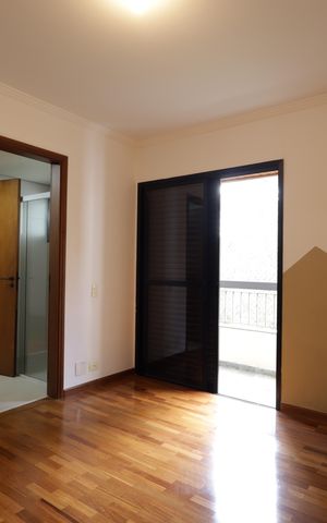 Apartamento à venda com 272m², 5 quartos e 4 vagasSemi Suíte 2