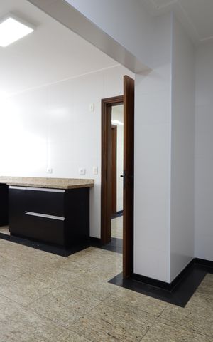 Apartamento à venda com 272m², 5 quartos e 4 vagasCozinha