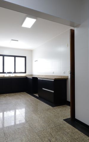 Apartamento à venda com 272m², 5 quartos e 4 vagasCozinha