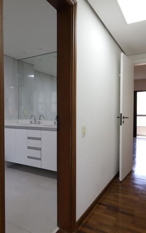 Apartamento à venda com 272m², 5 quartos e 4 vagasCloset da suíte 4
