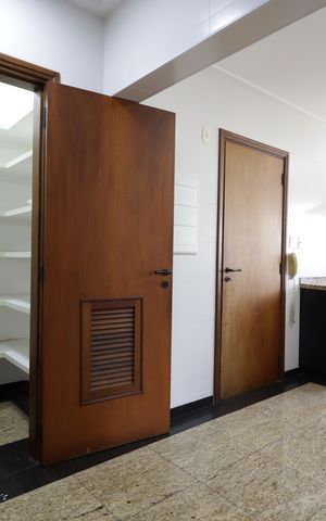Apartamento à venda com 272m², 5 quartos e 4 vagasCozinha