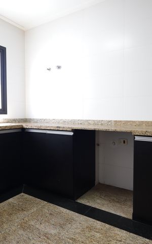 Apartamento à venda com 272m², 5 quartos e 4 vagasCozinha