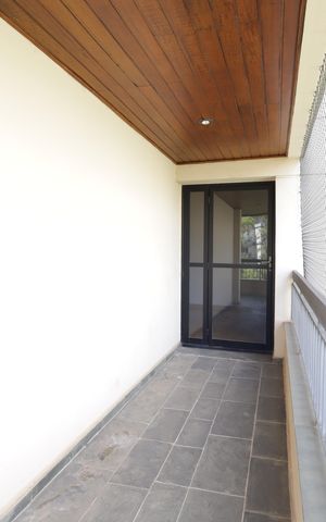 Apartamento à venda com 272m², 5 quartos e 4 vagasVaranda da Sala TV