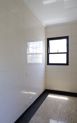 Apartamento à venda com 272m², 5 quartos e 4 vagasÁrea de Serviço