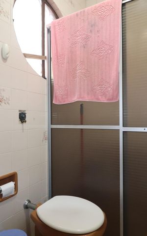 Casa à venda com 264m², 3 quartos e 2 vagasBanheiro 2