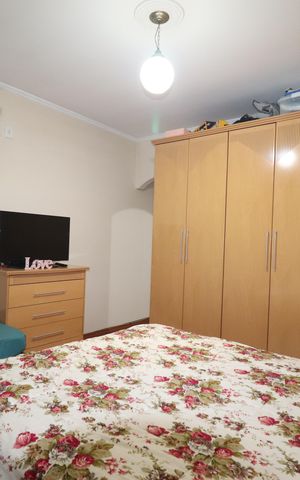 Casa à venda com 264m², 3 quartos e 2 vagassuíte