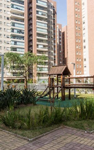 Apartamento para alugar com 156m², 3 quartos e 3 vagasÁrea comum - Playground