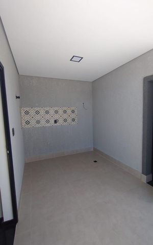 Casa à venda com 80m², 2 quartos e 2 vagas Casa à venda com 80m², 2 quartos e 2 vagasCozinha