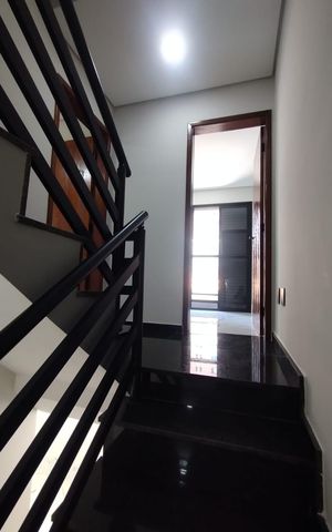 Casa à venda com 80m², 2 quartos e 2 vagas