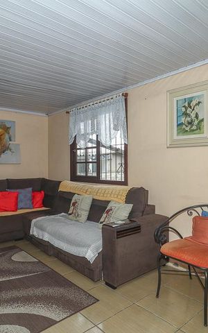 Casa à venda com 240m², 2 quartos e 2 vagasSala