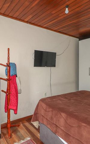 Casa à venda com 240m², 2 quartos e 2 vagasQuarto
