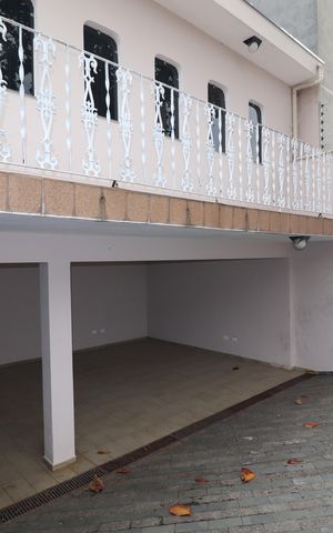 Casa à venda com 194m², 2 quartos e 3 vagasGaragem