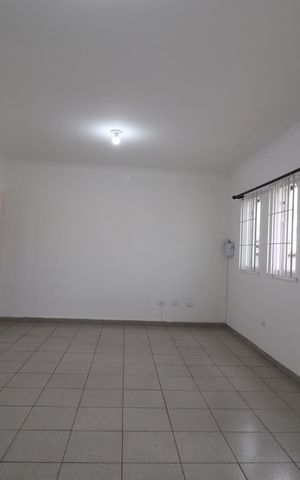 Casa à venda com 194m², 2 quartos e 3 vagasSala