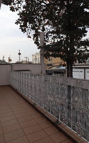 Casa à venda com 194m², 2 quartos e 3 vagasVaranda Fachada