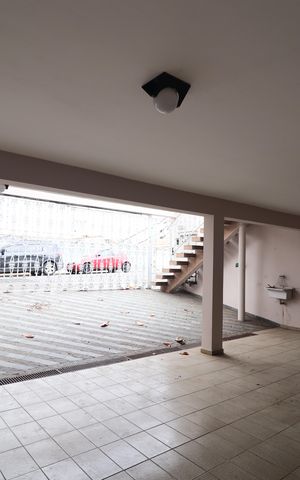 Casa à venda com 194m², 2 quartos e 3 vagasGaragem
