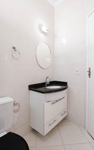 Casa à venda com 96m², 2 quartos e 2 vagasBanheiro da Suíte 2