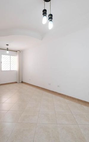 Casa à venda com 96m², 2 quartos e 2 vagasSala