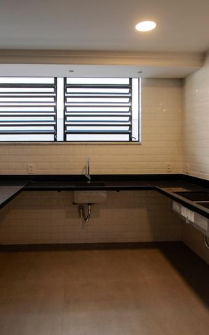 Casa de condomínio à venda com 750m², 6 quartos e 6 vagas Casa de condomínio à venda com 750m², 6 quartos e 6 vagasCozinha