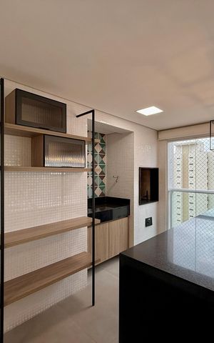 Apartamento à venda com 164m², 3 quartos e 3 vagas Apartamento à venda com 164m², 3 quartos e 3 vagasVaranda