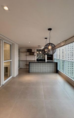 Apartamento à venda com 164m², 3 quartos e 3 vagas Apartamento à venda com 164m², 3 quartos e 3 vagasVaranda