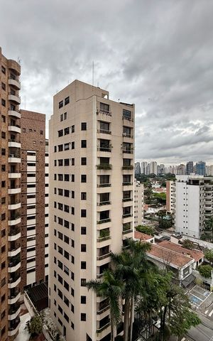 Apartamento à venda com 164m², 3 quartos e 3 vagas Apartamento à venda com 164m², 3 quartos e 3 vagasVista