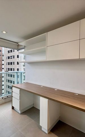Apartamento à venda com 164m², 3 quartos e 3 vagas Apartamento à venda com 164m², 3 quartos e 3 vagasVaranda - Escritório
