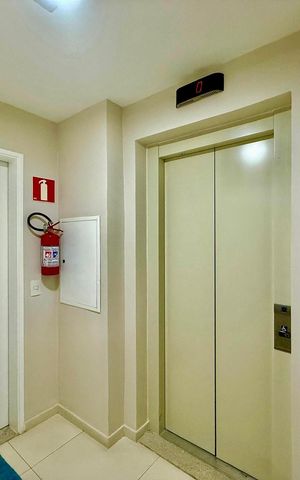 Apartamento à venda com 164m², 3 quartos e 3 vagas Apartamento à venda com 164m², 3 quartos e 3 vagasHall Serviço Apartamento