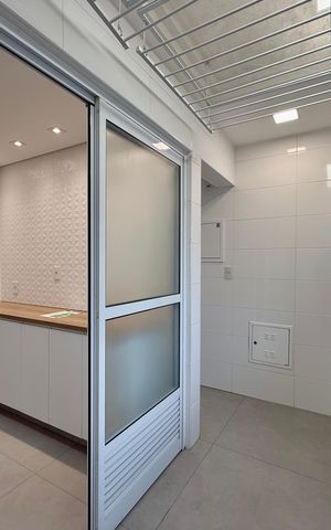 Apartamento à venda com 164m², 3 quartos e 3 vagas Apartamento à venda com 164m², 3 quartos e 3 vagasÁrea de Serviço