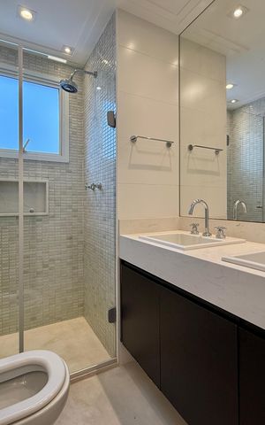 Apartamento à venda com 164m², 3 quartos e 3 vagas Apartamento à venda com 164m², 3 quartos e 3 vagasBanheiro Suíte 3