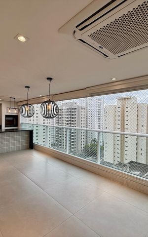 Apartamento à venda com 164m², 3 quartos e 3 vagas Apartamento à venda com 164m², 3 quartos e 3 vagasVaranda