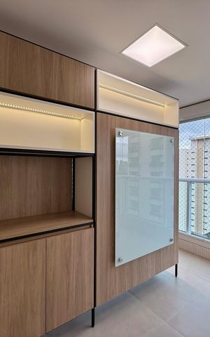 Apartamento à venda com 164m², 3 quartos e 3 vagas Apartamento à venda com 164m², 3 quartos e 3 vagasVaranda - Escritório