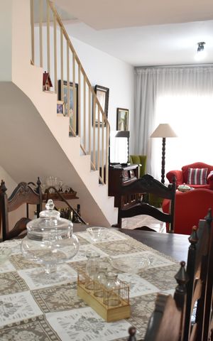 Casa à venda com 299m², 4 quartos e 1 vagaSala