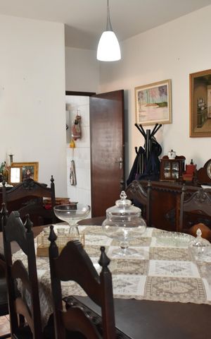 Casa à venda com 299m², 4 quartos e 1 vagaSala
