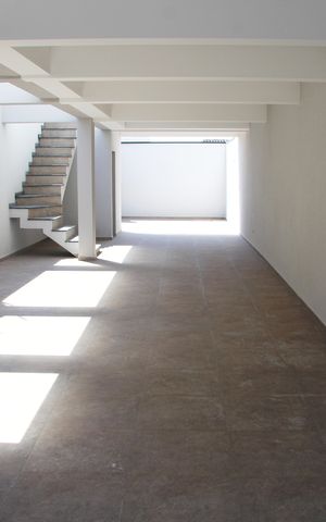 Casa à venda com 169m², 3 quartos e 7 vagasGaragem