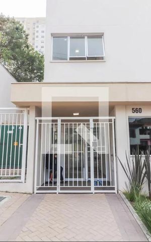 Apartamento à venda com 32m², 2 quartos e sem vaga Apartamento à venda com 32m², 2 quartos e sem vagaFachada e portaria