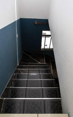 Casa à venda com 186m², 4 quartos e 2 vagasEscada