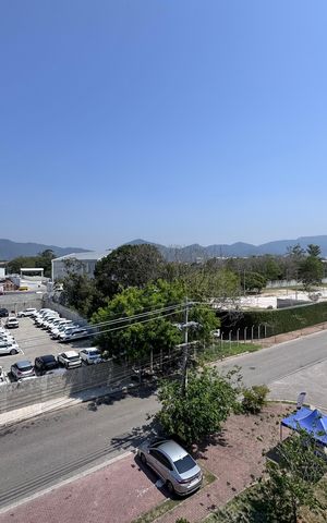 Apartamento à venda com 80m², 3 quartos e 2 vagas Apartamento à venda com 80m², 3 quartos e 2 vagasVaranda - Vista