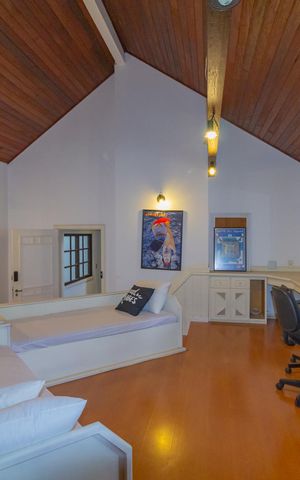 Casa à venda com 550m², 6 quartos e 2 vagas Casa à venda com 550m², 6 quartos e 2 vagasQuarto 3